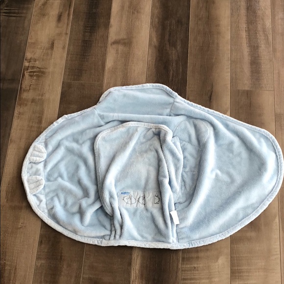 First years newborn fleece swaddle with Velcro - Picture 2 of 4